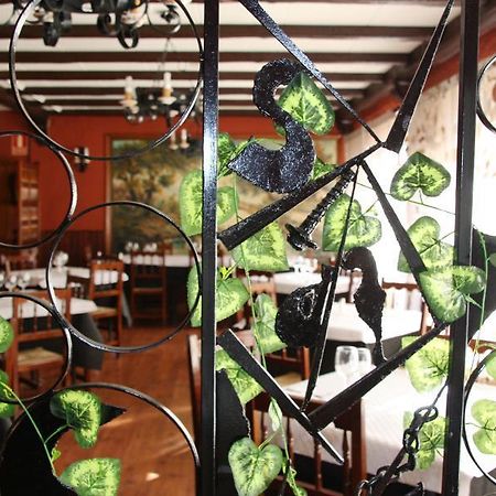 Hostal Rte. Elena Fuentes de Ebro Kültér fotó